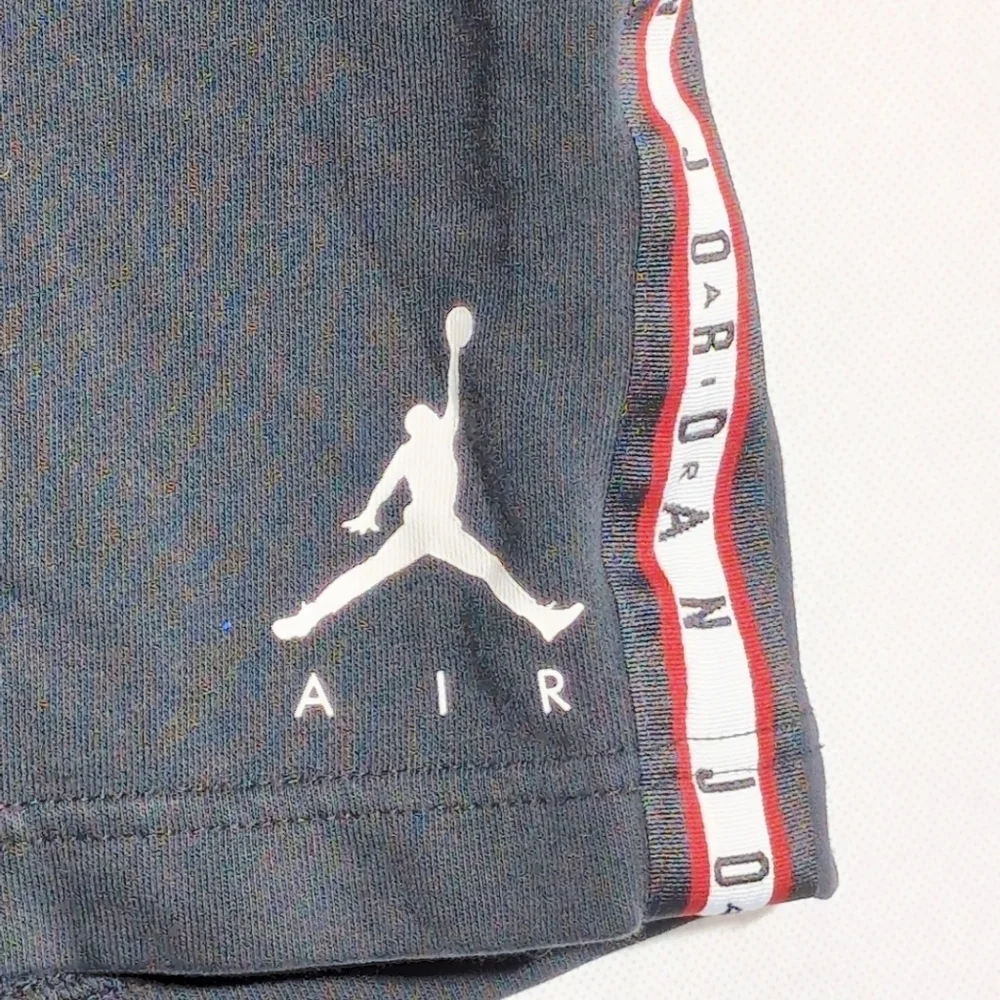 Vintage Air Jordan Jumpman Sz M Black Athletic Shorts with Logo